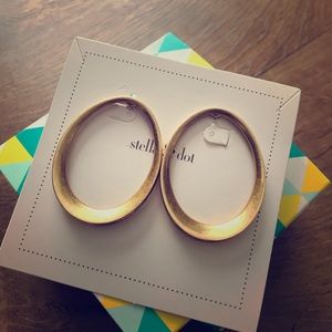 Stella & Dot, Georgia hoops